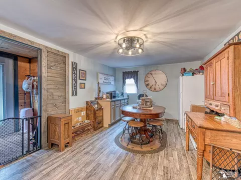 Dining - 3330 Cloverdale, Monroe, MI 48162 photo 1 of 2
