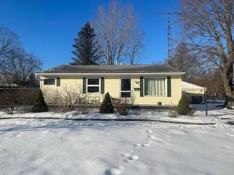 722 Richard, Holly, MI 48442