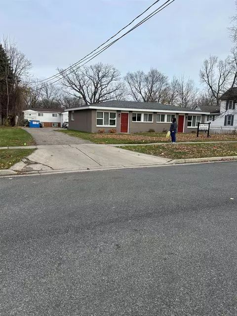 612 River, Owosso, MI 48867