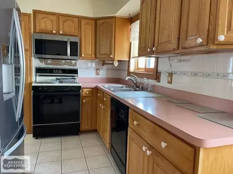 Kitchen - 32166 Dover, Warren, MI 48088 photo 1 of 2