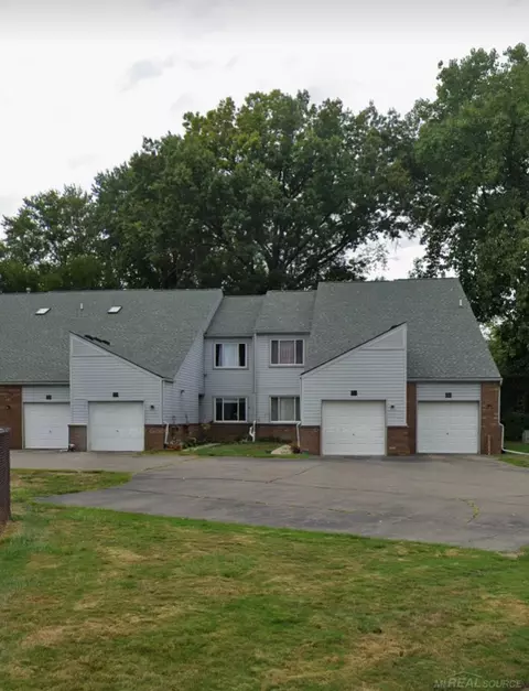 737 Claire Pointe, Saint Clair Shores, MI 48081