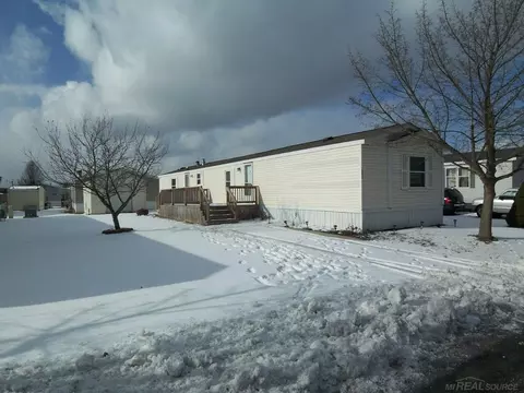 203 Oldbrook, Port Huron, MI 48060