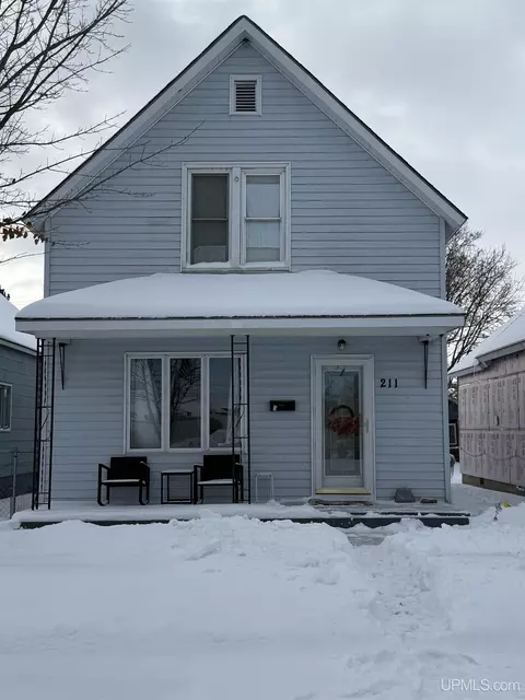 211 Wisconsin, Gladstone, MI 49837