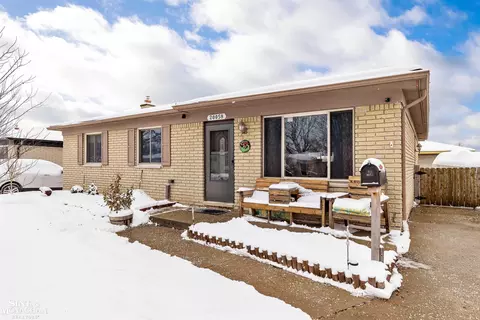 20058 Bigelow, Roseville, MI 48066