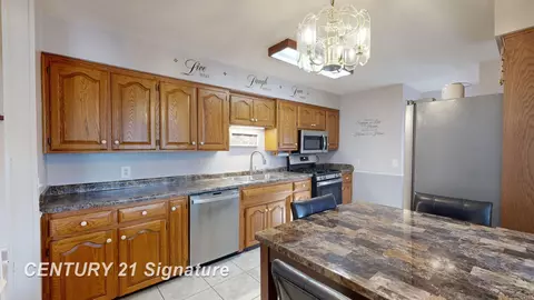 1028 Skyview, Flushing, MI 48433 photo 5