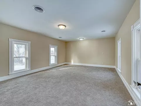 Living - 9147 Joseph, Maybee, MI 48159 photo 5 of 5