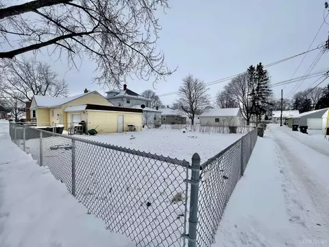 1601 S 7th, Escanaba, MI 49829 photo 4