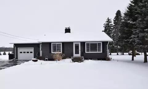 2215 E Hotchkiss, Bay City, MI 48706