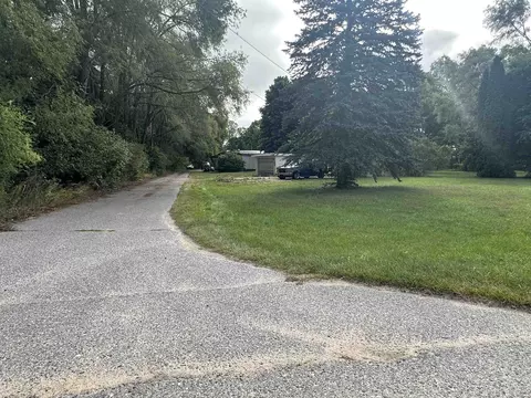 11241 Deer Lk, Clare, MI 48617
