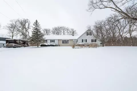 Exterior - 1526 S Bartlett, Saint Clair, MI 48079 photo 2 of 12