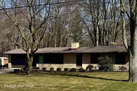 2137 S Poseyville, Midland, MI 48640