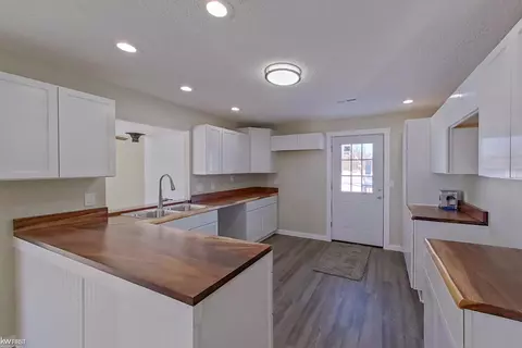Kitchen - 7447 E Bristol, Davison, MI 48423 photo 1 of 3