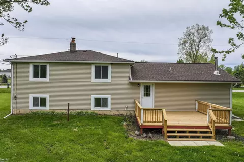 Exterior - 7447 E Bristol, Davison, MI 48423 photo 6 of 11