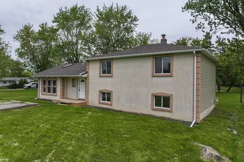 Exterior - 7447 E Bristol, Davison, MI 48423 photo 3 of 11