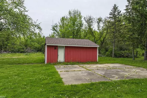 Exterior - 7447 E Bristol, Davison, MI 48423 photo 11 of 11
