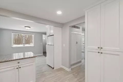 Entry Way - 6629 Main, Vassar, MI 48768 photo 4 of 4