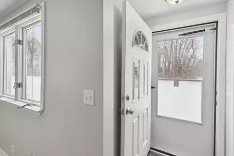 Entry Way - 6629 Main, Vassar, MI 48768 photo 1 of 4