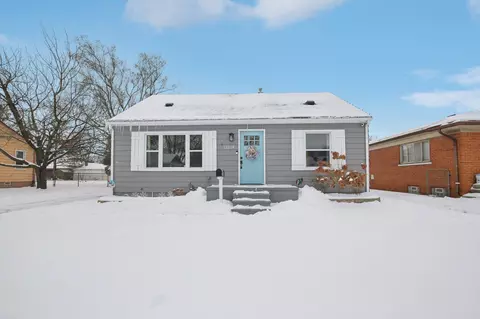 22208 Sunnydale St, Saint Clair Shores, MI 48081