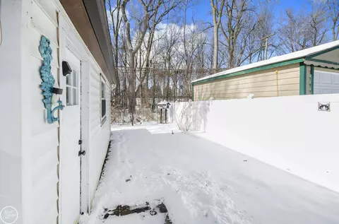 Exterior - 6512 Troy, Taylor, MI 48180 photo 2 of 5