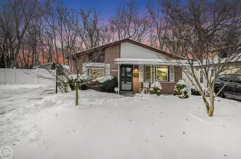 Exterior - 6512 Troy, Taylor, MI 48180 photo 4 of 5