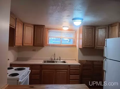 Kitchen - 885 N Westwood, Ishpeming, MI 49849 photo 6 of 13