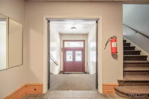 Entry Way - 885 N Westwood, Ishpeming, MI 49849 photo 1 of 3