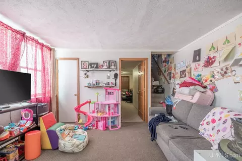 Living - 885 N Westwood, Ishpeming, MI 49849 photo 2 of 5