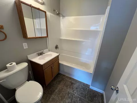 800 E D, Iron Mountain, MI 49801 photo 9