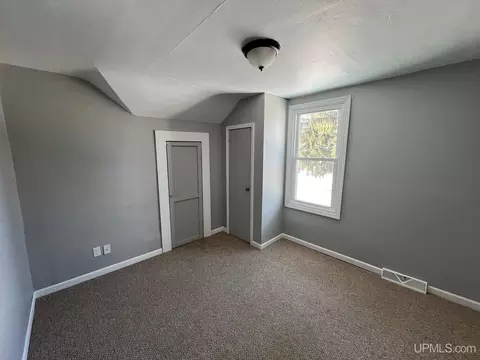 800 E D, Iron Mountain, MI 49801 photo 15