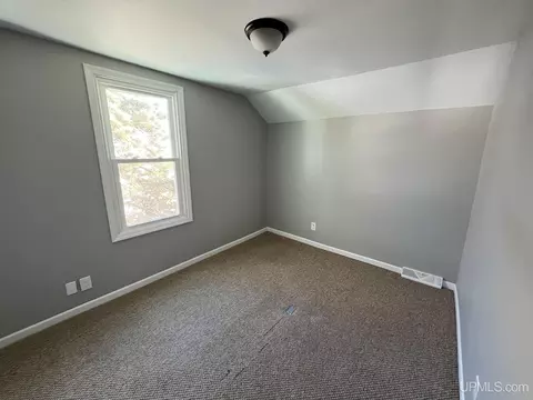 800 E D, Iron Mountain, MI 49801 photo 17