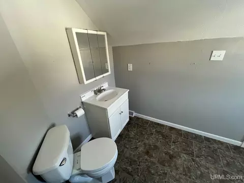 800 E D, Iron Mountain, MI 49801 photo 20