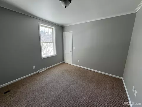 800 E D, Iron Mountain, MI 49801 photo 8