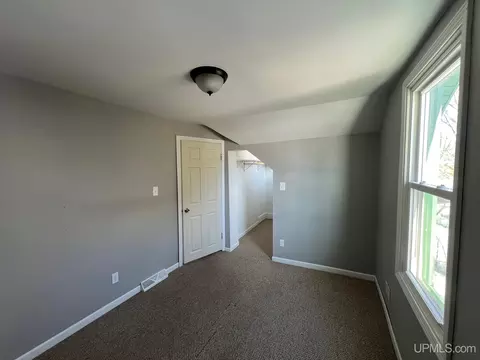 800 E D, Iron Mountain, MI 49801 photo 16