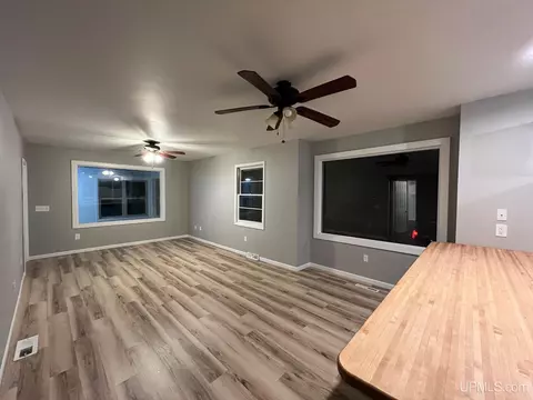 800 E D, Iron Mountain, MI 49801 photo 3