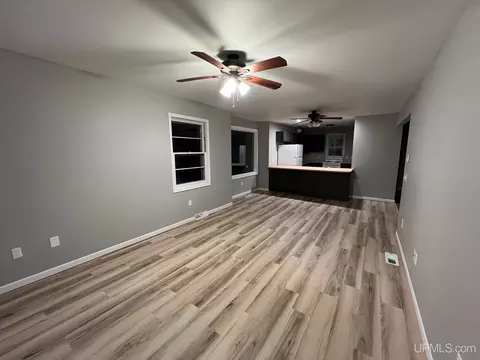 800 E D, Iron Mountain, MI 49801 photo 4