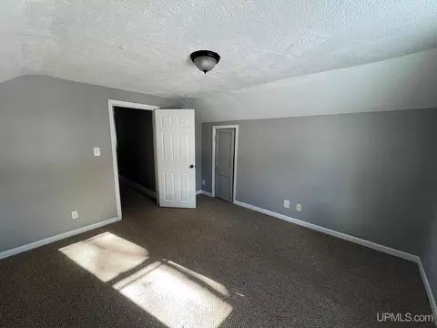 800 E D, Iron Mountain, MI 49801 photo 13