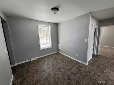 800 E D, Iron Mountain, MI 49801 photo 6