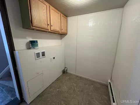 800 E D, Iron Mountain, MI 49801 photo 11