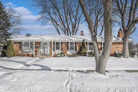 41610 Belknap, Clinton Township, MI 48038