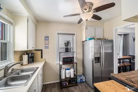 Kitchen - 17803 Valade, Riverview, MI 48193 photo 1 of 2
