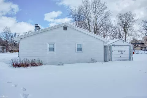 1109 Harding, Owosso, MI 48867 photo 25