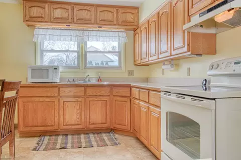 1109 Harding, Owosso, MI 48867 photo 2