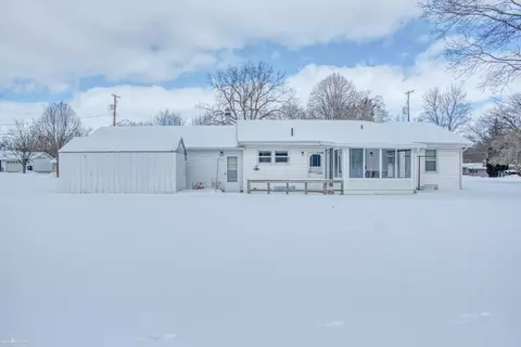 1109 Harding, Owosso, MI 48867 photo 31
