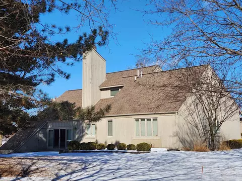 2411 Lakeview Mdws, Bay City, MI 48706