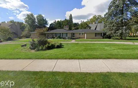2570 Lahser, Bloomfield Township, MI 48302