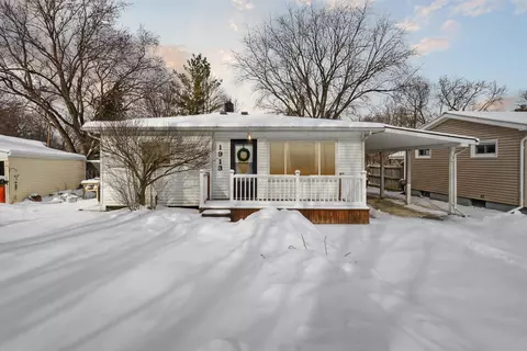 1913 Grove, Owosso, MI 48867