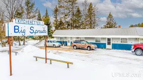 8196 Us2, Rapid River, MI 49878