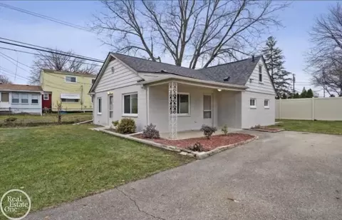 4430 Chicago, Warren, MI 48092 photo 1