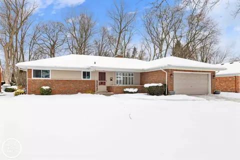 519 Anita, Grosse Pointe Woods, MI 48236