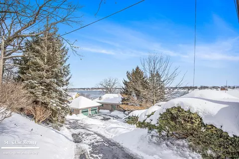 1603 N N Riv, Saint Clair, MI 48079 photo 4